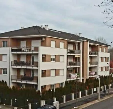 Wellness Blue Star Apartman דירה